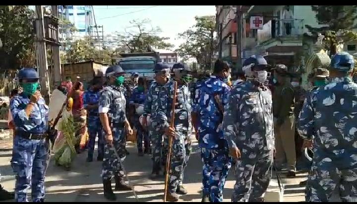 চিকিৎসার গাফিলতিতে প্রসূতির মৃত্যু ,ভাঙচুর সরকারি চিকিৎসা প্রতিষ্ঠানে