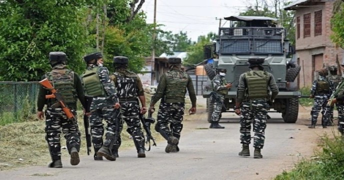 কাশ্মীরি পণ্ডিতদের মধ্যে আতঙ্ক বাড়ায় দোষ উঠছে সরকারের দিকেই