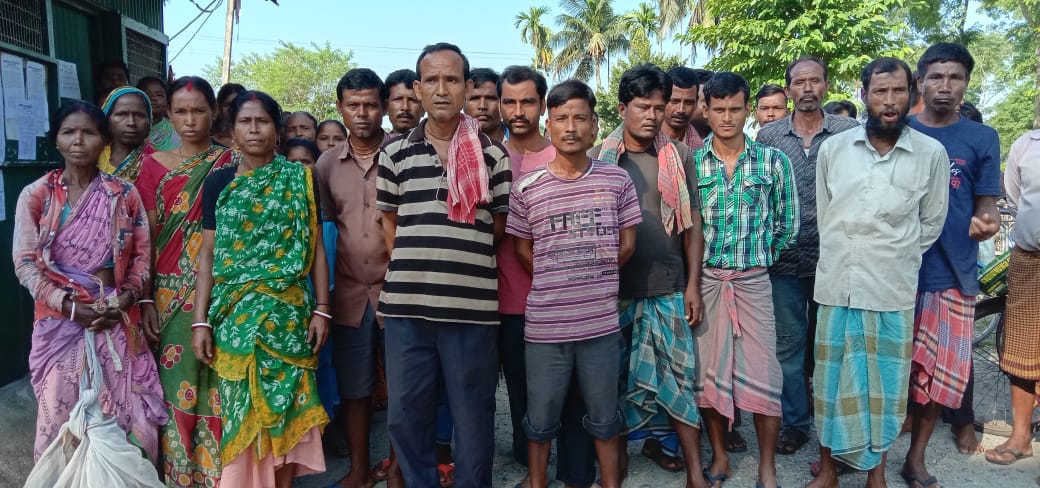 দীপাবলির আগে কাজ বন্ধের নোটিস দিয়ে পালালো চাবাগান কর্তৃপক্ষ