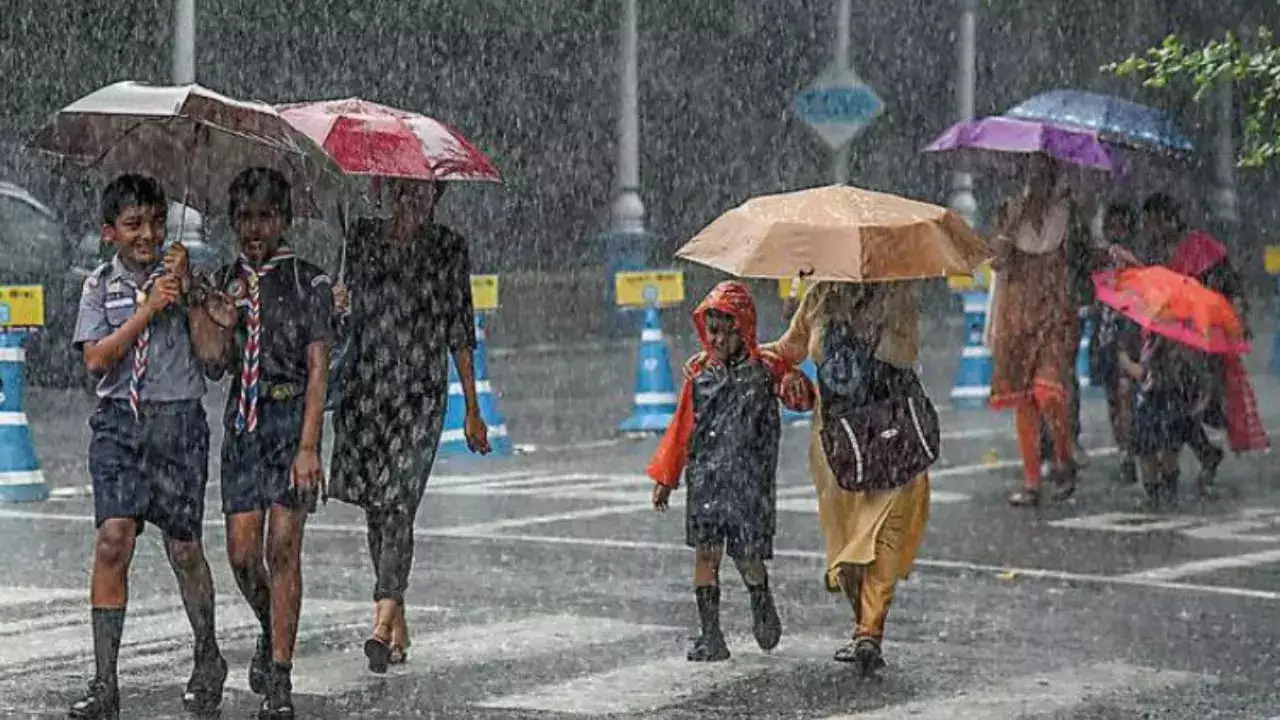 আজ থেকে কিছুটা হলেও দক্ষিণবঙ্গে কমতে পারে বৃষ্টির পরিমাণ