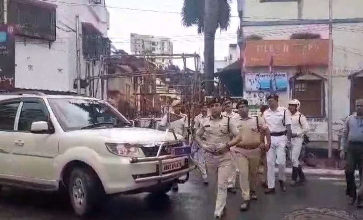 পুজোর আগে পুজো মণ্ডপ-গুলির সুরক্ষা ব্যবস্থা খতিয়ে দেখছেন পুলিশ