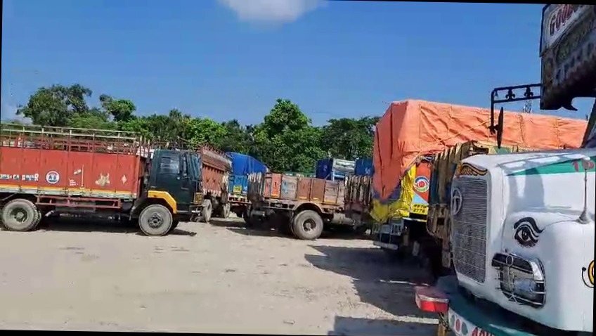 আজ থেকে রাজ্যে শুরু হল ৭২ ঘণ্টার ট্রাক ধর্মঘট