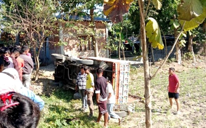 পিক‌আপের ধাক্কায় গুরুতর জখম এক যুবক